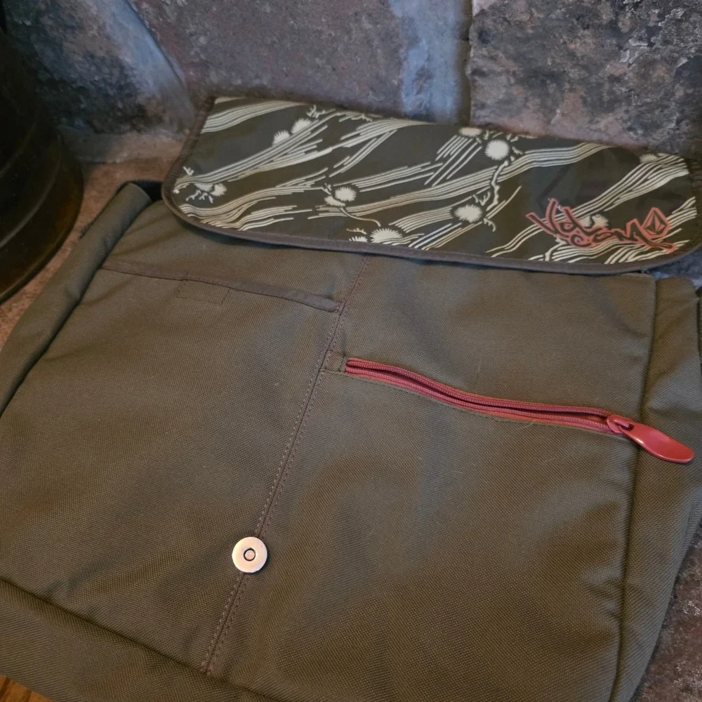 Volcom Messenger Bag Olive Green Graphic Print Canvas Crossbody Laptop Retro Y2k